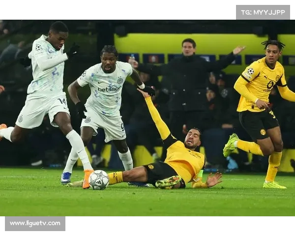 中场控制力的重要性：埃姆雷·詹缺阵对多特蒙德体系的影响